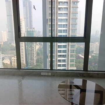 Room in 4 BHK Apartment at Prestige Jasdan Classic, Jacob Circle – for Sale