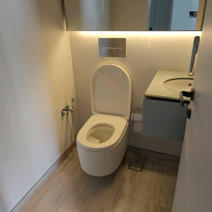 Bathroom, lodha-world-crest 3 Bedroom 1960 Sq.Ft. Apartment In Empire Mill Mumbai 9863913