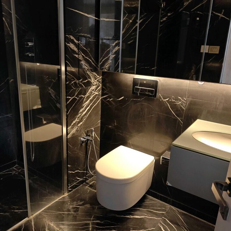 Bathroom, lodha-world-crest 3 Bedroom 1960 Sq.Ft. Apartment In Empire Mill Mumbai 9863913