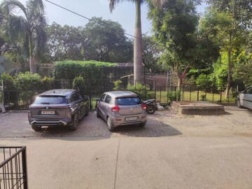 Parking in 3 BHK Apartment at Sector 21c – for Rent