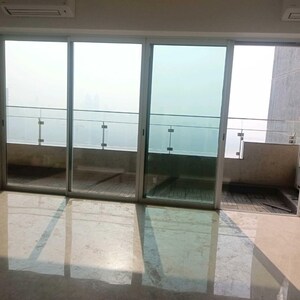 Room in 4 BHK Apartment at Lokhandwala Minerva Mahalaxmi, Arthur rd – for Sale