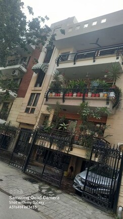 2 BHK + Servant Room Builder Floor For Rent in Navjeevan Vihar