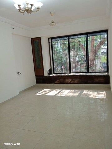 Room in 3 BHK Apartment at Andheri West – for Sale