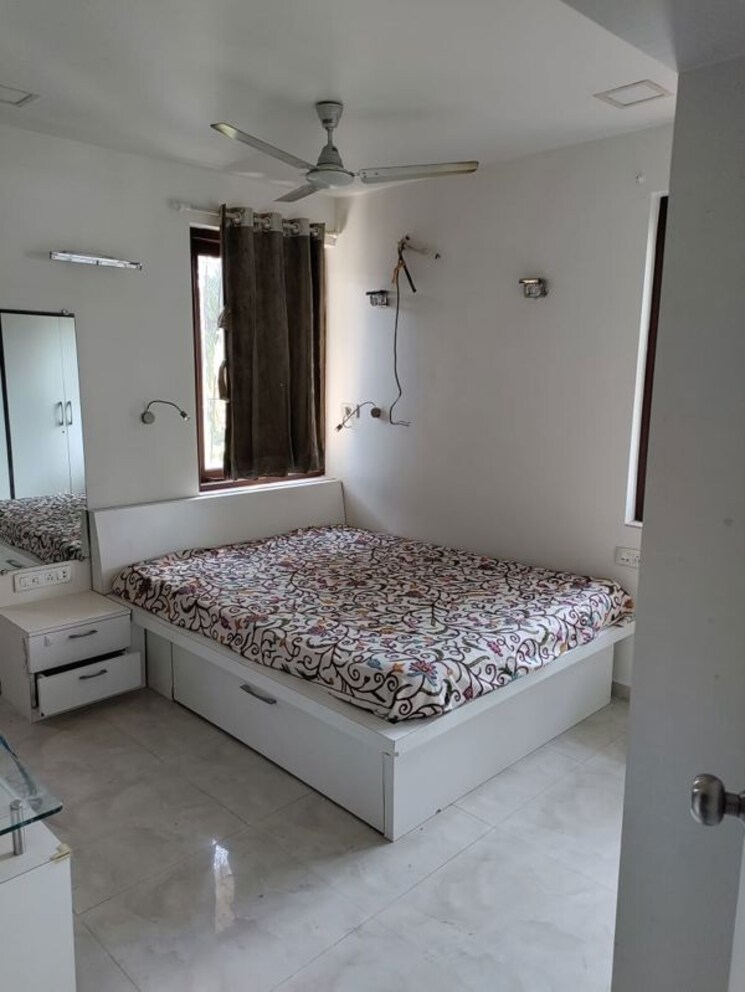 Bedroom, kurla east 1 Bedroom 420 Sq.Ft. Apartment In Kurla East Mumbai 9863965