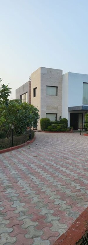 5 BHK Villa – Exterior View View at Chattarpur - for Rent