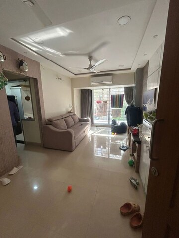 Team Area in 1 BHK Apartment at Thakur Gayatri Satsang, Kandivali East – for Sale