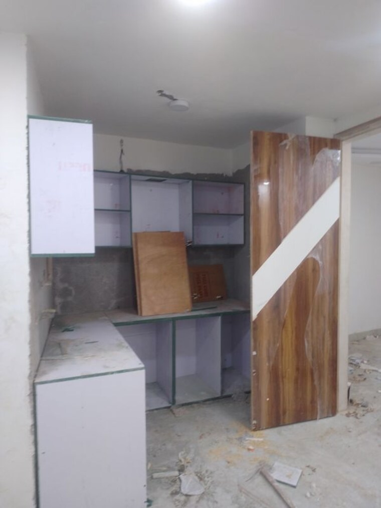 Kitchen, govindpuri 3 Bedroom 90 Sq.Yd. Builder Floor In Govindpuri Delhi 9863988