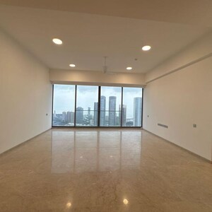 Room in 4 BHK Apartment at Rustomjee Crown Phase 2, Gokhale Road – for Sale