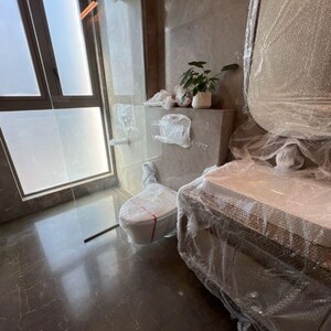 Bathroom in 4 BHK Apartment at Prestige Jasdan Classic, Jacob Circle – for Sale