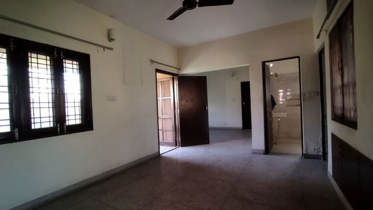 Room, sarita vihar 2 Bedroom 1200 Sq.Ft. Apartment In Sarita Vihar Delhi 9864021