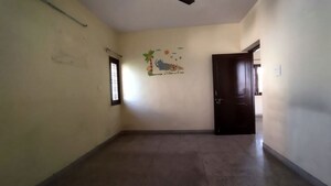 Room in 2 BHK Apartment at Sarita Vihar – for Sale