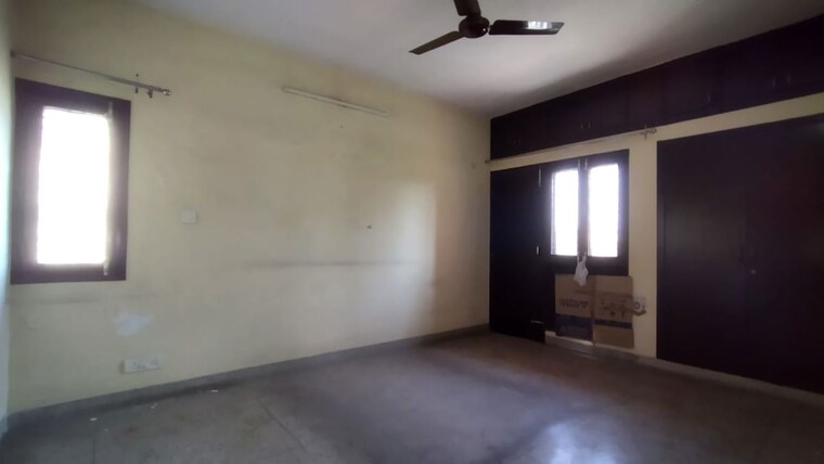 Room, sarita vihar 2 Bedroom 1200 Sq.Ft. Apartment In Sarita Vihar Delhi 9864021