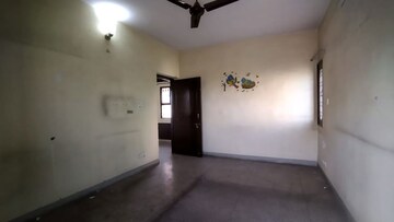 Room in 2 BHK Apartment at Sarita Vihar – for Sale