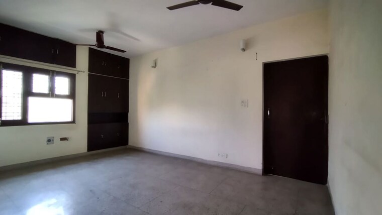 Room, sarita vihar 2 Bedroom 1200 Sq.Ft. Apartment In Sarita Vihar Delhi 9864021