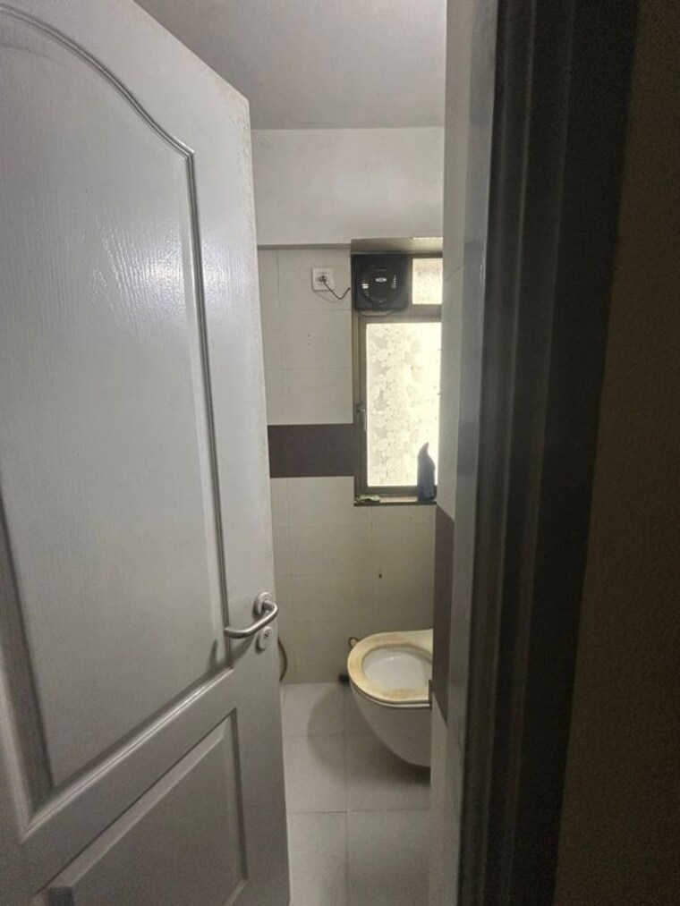Bathroom, evershine-millennium-paradise 3 Bedroom 800 Sq.Ft. Apartment In Kandivali East Mumbai 9864023