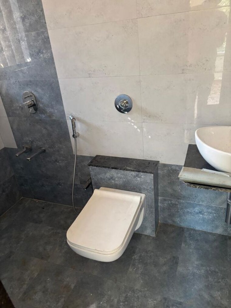 Bathroom, mittal-one-place-fc-road 2 Bedroom 1200 Sq.Ft. Apartment In Fergusson College Road Pune 9864024
