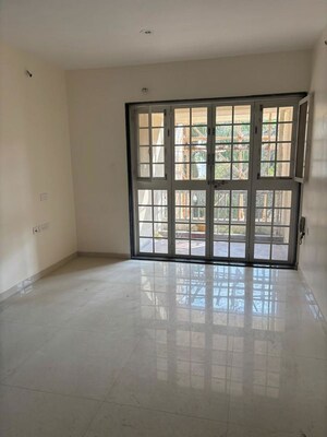 Room in 2 BHK Apartment at Mittal One Place FC Road, Fergusson College Road – for Rent