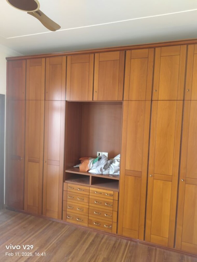 undefined, dlf-the-crest 3 Bedroom 3511 Sq.Ft. Apartment In Sector 54 Gurgaon 9864046