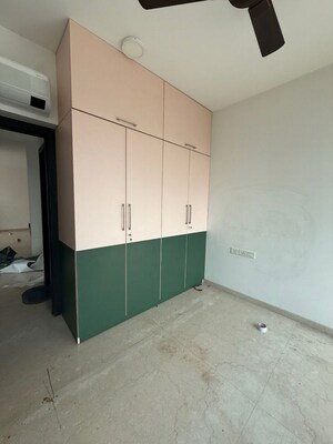 Room in 2.5 BHK Apartment at Kanakia Space Samarpan Exotica, Borivali East – for Rent
