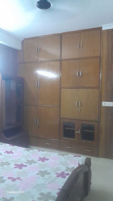 Room in 3 BHK Builder Floor at Sector 51 – for Rent