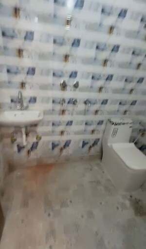 Bathroom in 1 BHK Builder Floor at West Patel Nagar – for Rent