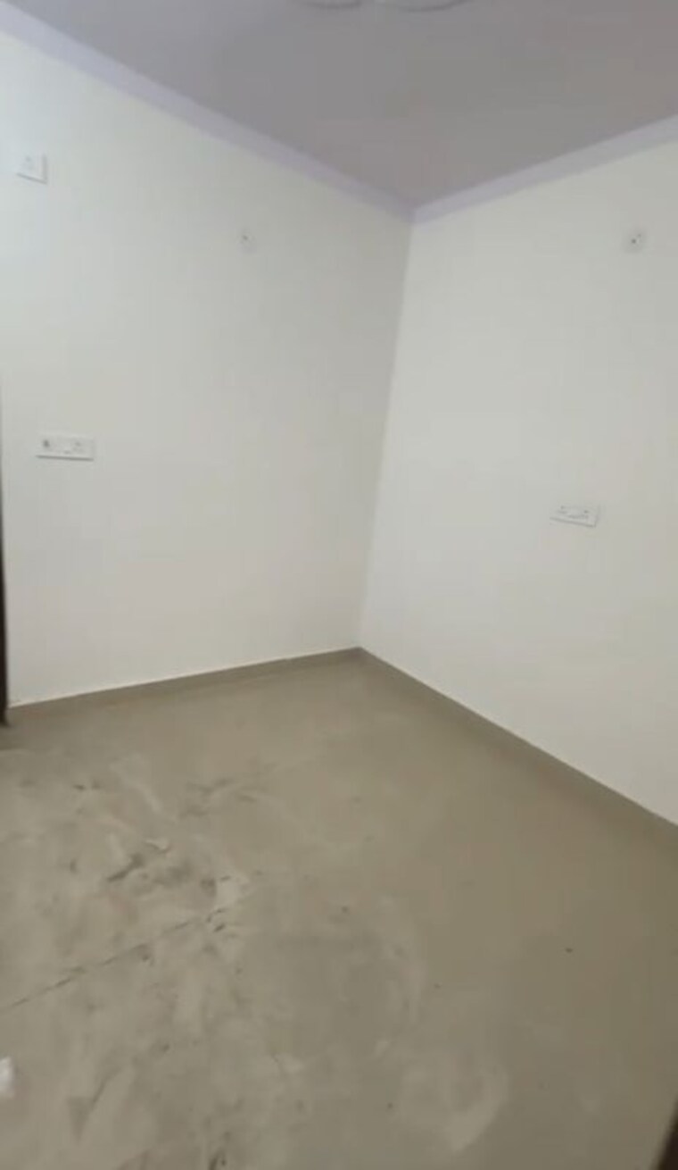 Room, west patel nagar 1 Bedroom 400 Sq.Ft. Builder Floor In West Patel Nagar Delhi 9864073