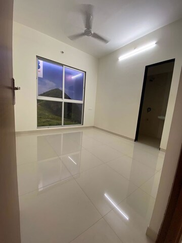 Furnished Amenities in 2 BHK Apartment at Kalpataru Immensa, Kolshet Road – for Rent