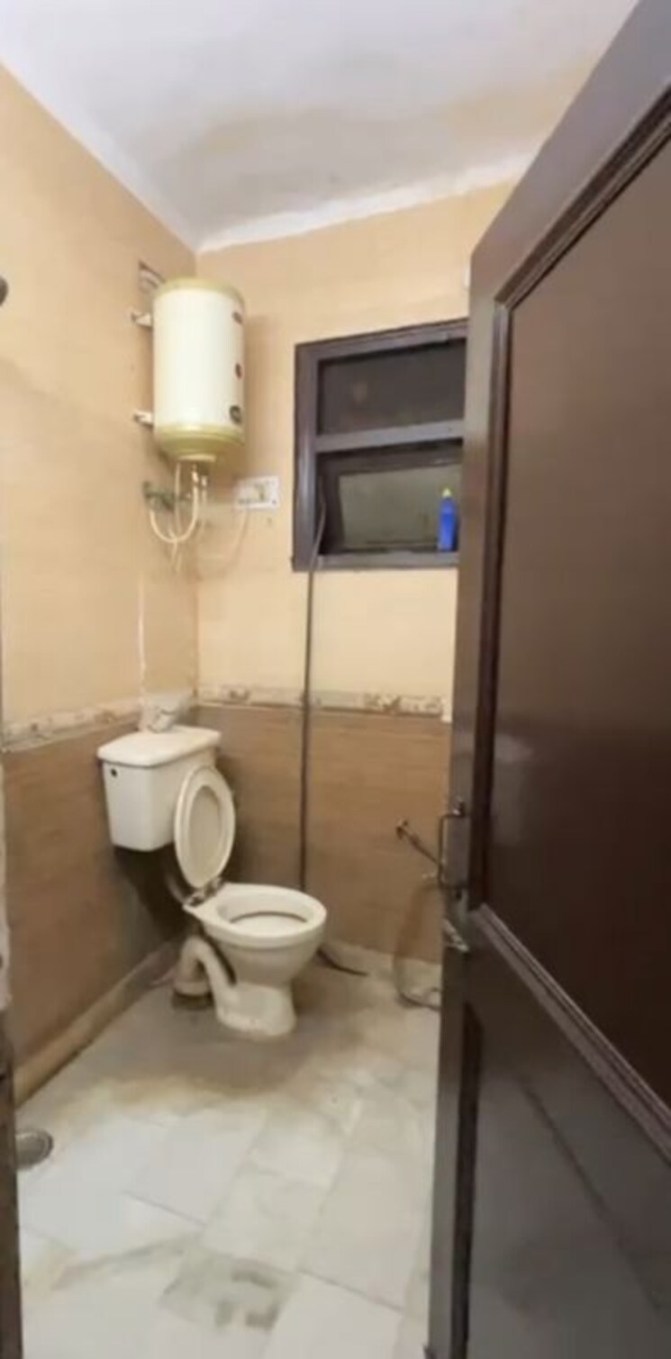 Master Bedroom, patel nagar 2 Bedroom 1000 Sq.Ft. Builder Floor In Patel Nagar Delhi 9864095