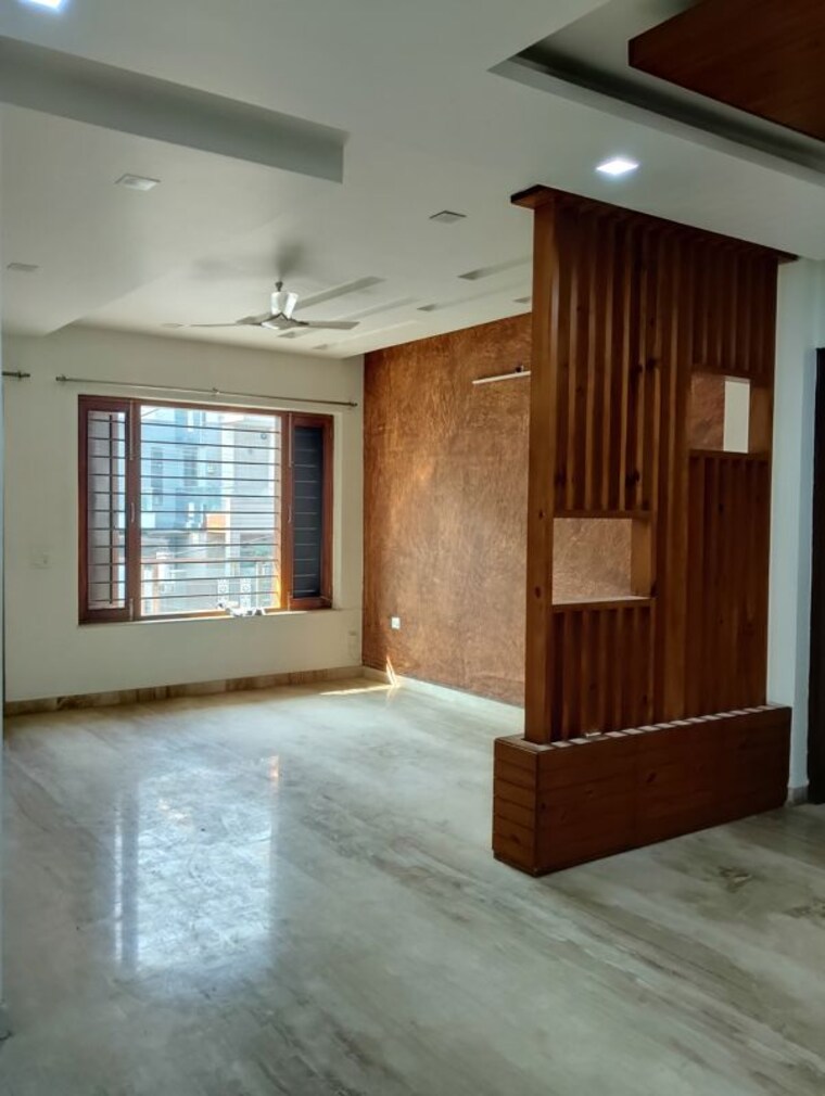 Living Room, sector 15 3 Bedroom 2100 Sq.Ft. Builder Floor In Sector 15 Faridabad 9864096