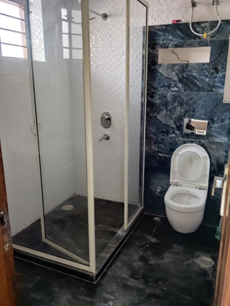 Bathroom, sector 15 3 Bedroom 2100 Sq.Ft. Builder Floor In Sector 15 Faridabad 9864096