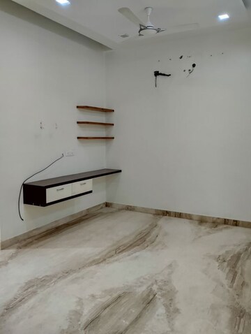 Bedroom in 3 BHK Builder Floor at Sector 15 – for Rent