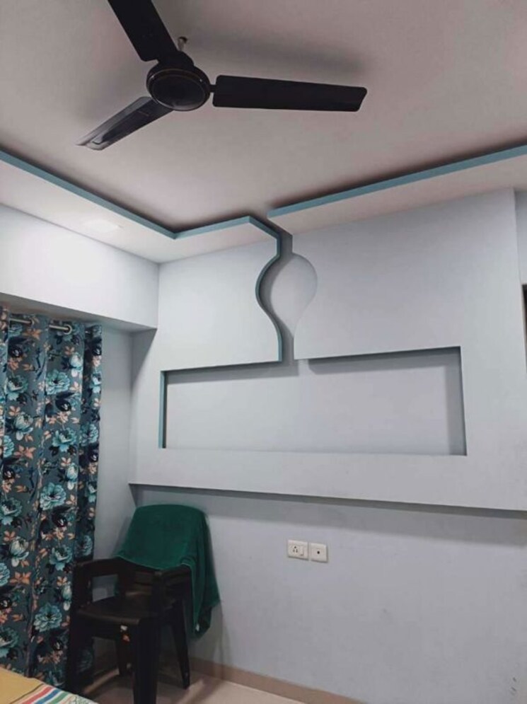 Room, malad east Pg For Boys & Girls In Malad East 9864105