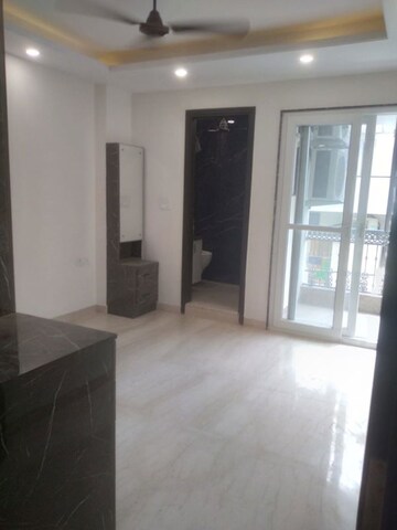 Room in 3 BHK Builder Floor at Hauz Khas – for Sale