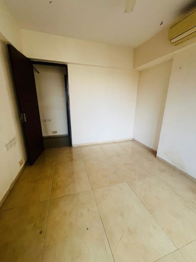 Room, satellite-royale 2 Bedroom 750 Sq.Ft. Apartment In Goregaon East Mumbai 9863758