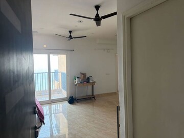 Room in 2 BHK Apartment at Gaur Yamuna City 16th Park View, Gaur Yamuna City – for Sale