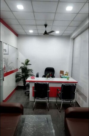  Office Space For Rent in Hazratganj