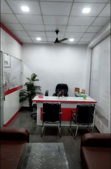  Office Space For Rent in Hazratganj