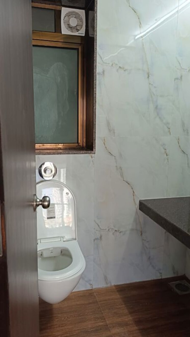 Bathroom, jyoti-sukriti 3 Bedroom 892 Sq.Ft. Apartment In Goregaon East Mumbai 9863963