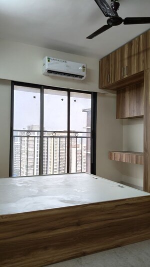 Room in 2 BHK Apartment at Pratham ARC Aura, Andheri West – for Rent
