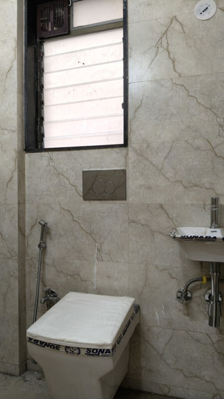 Bathroom, pratham-arc-aura 2 Bedroom 628 Sq.Ft. Apartment In Andheri West Mumbai 9864116
