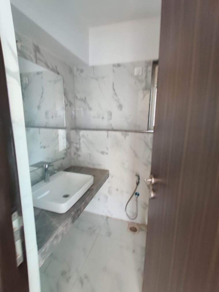 Bathroom, pratha-codename-zero 2 Bedroom 704 Sq.Ft. Apartment In Goregaon East Mumbai 9624687