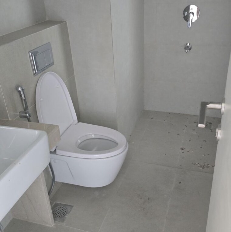 Bathroom, indiabulls-sky-forest 3 Bedroom 1580 Sq.Ft. Apartment In Dighe Nagar Mumbai 9864124