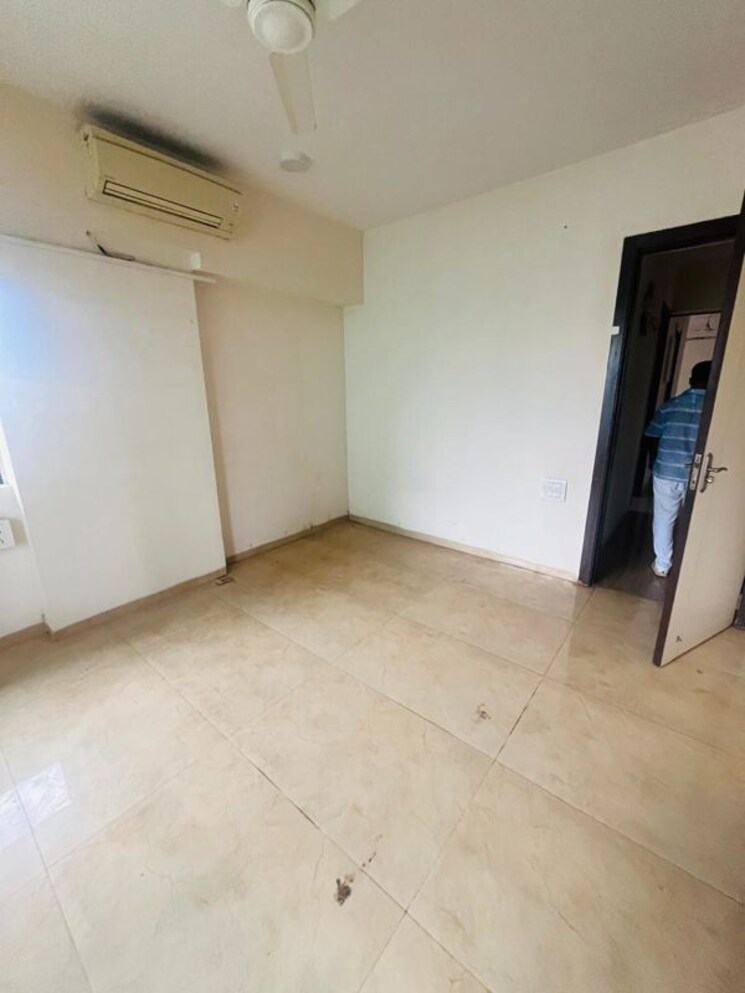 Room, satellite-royale 2 Bedroom 710 Sq.Ft. Apartment In Goregaon East Mumbai 9611782