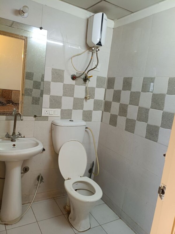 Bathroom, gaur-city-7th-avenue 2 Bedroom 1075 Sq.Ft. Apartment In Sector 4 Greater Noida Greater Noida 9864125