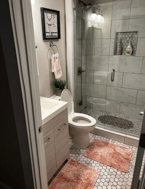 Bathroom in 2 BHK Apartment at Dosti Eastern Bay, Wadala – for Rent