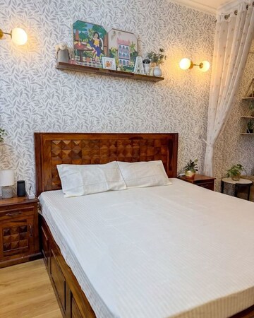 Bedroom in 2 BHK Apartment at Dosti Eastern Bay, Wadala – for Rent