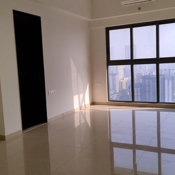 Room in 3 BHK Apartment at Lodha Vista, Dhuru Wadi – for Sale