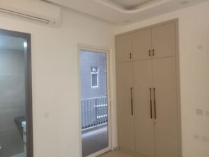 Building Lobby in 3 BHK Builder Floor at Smart World Orchard, Sector 61 – for Rent