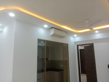 Furnished Amenities in 3 BHK Apartment at Smart World Orchard, Sector 61 – for Rent