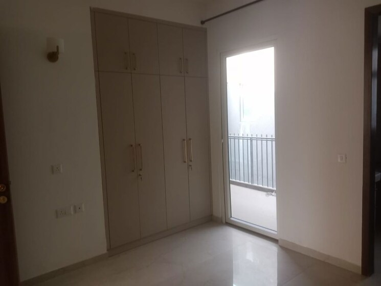 Room, smart-world-orchard 3 Bedroom 1700 Sq.Ft. Builder Floor In Sector 61 Gurgaon 9864152